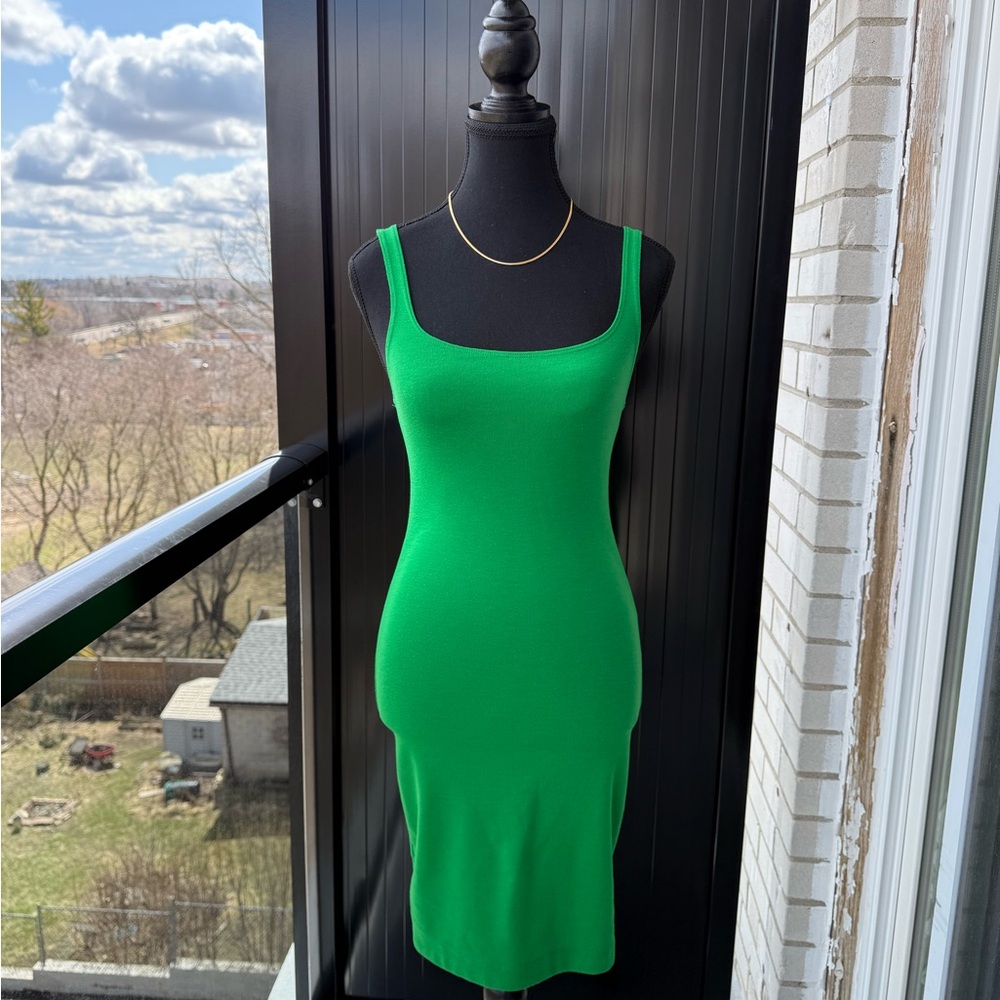 Green Sleeveless Dress